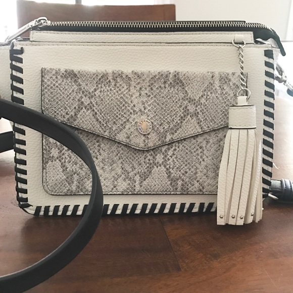 Steve Madden Handbags - Steve Madden purse
